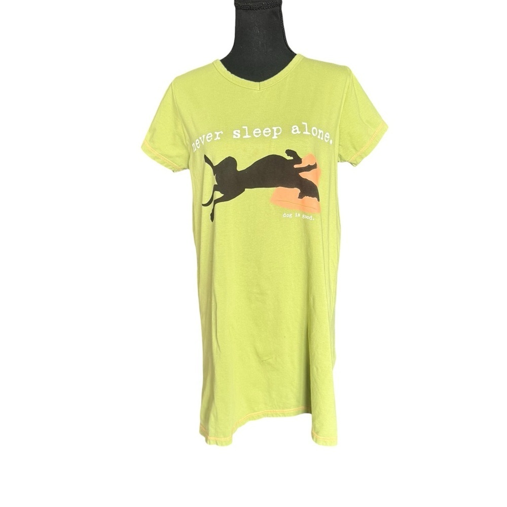 Dog Is Good “Never Sleep Alone” Graphic Tee Medium Green Dog Lover Pet Mom X4